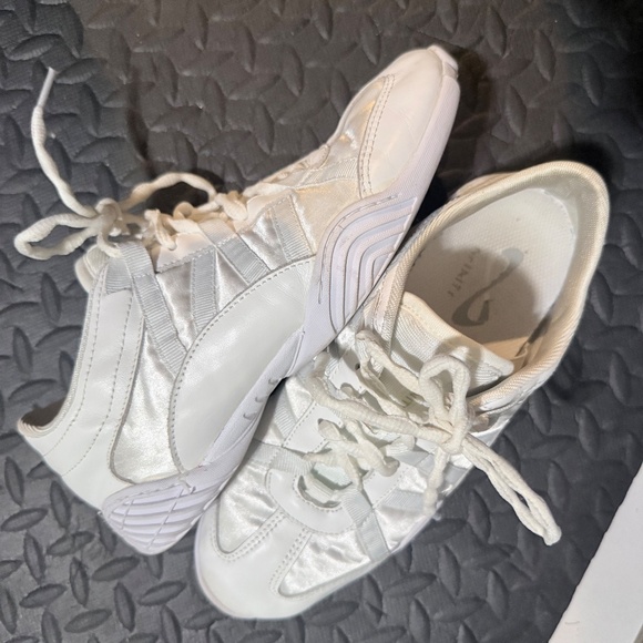 Like New Nfinity Cheer Shoes Size 8 - Picture 4 of 6